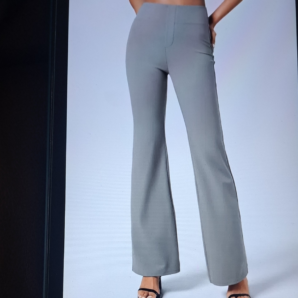 MEDIUM    HALARA SLIGHT FLARE WORK PANTS